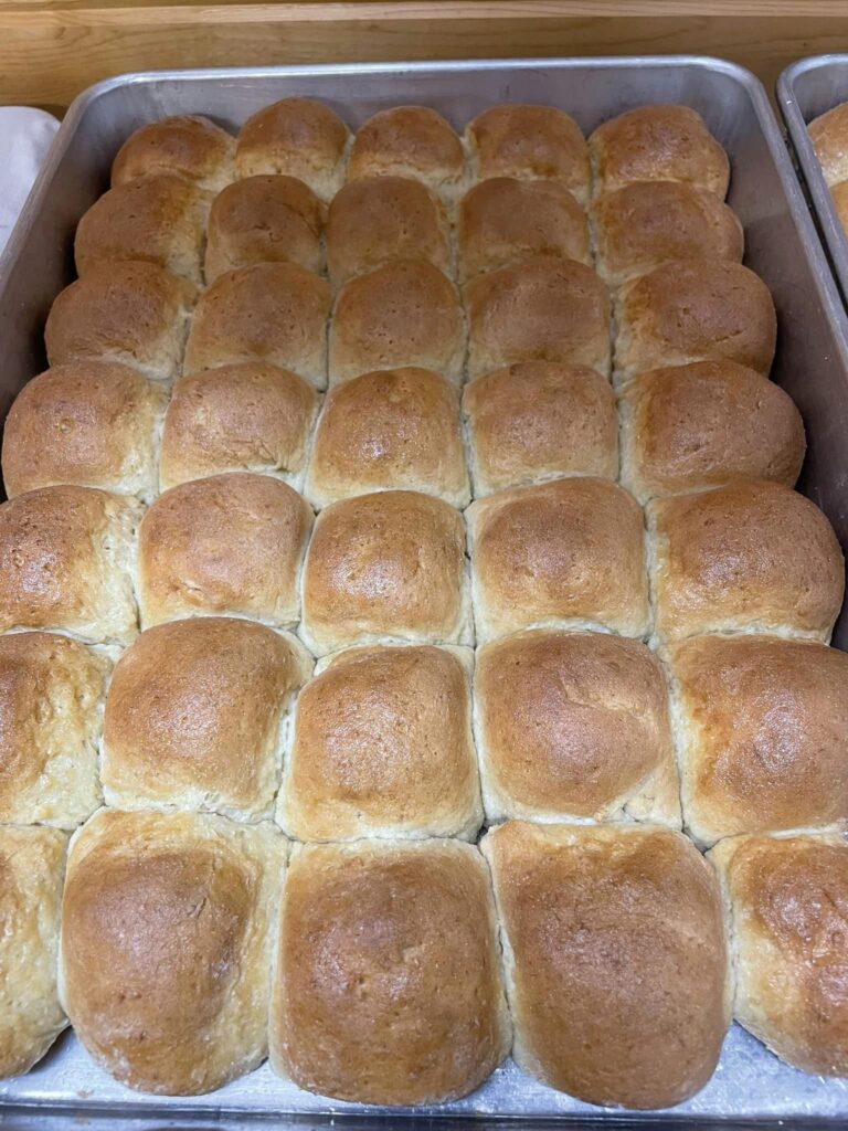 picture of large pan full of gluten-free dinner rolls